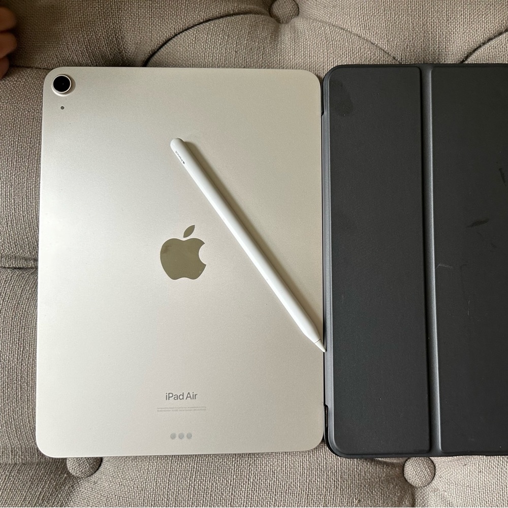 SOLD Apple iPad Air Wifi 5th Generation 64 GB in Starlight and  Apple Pencil